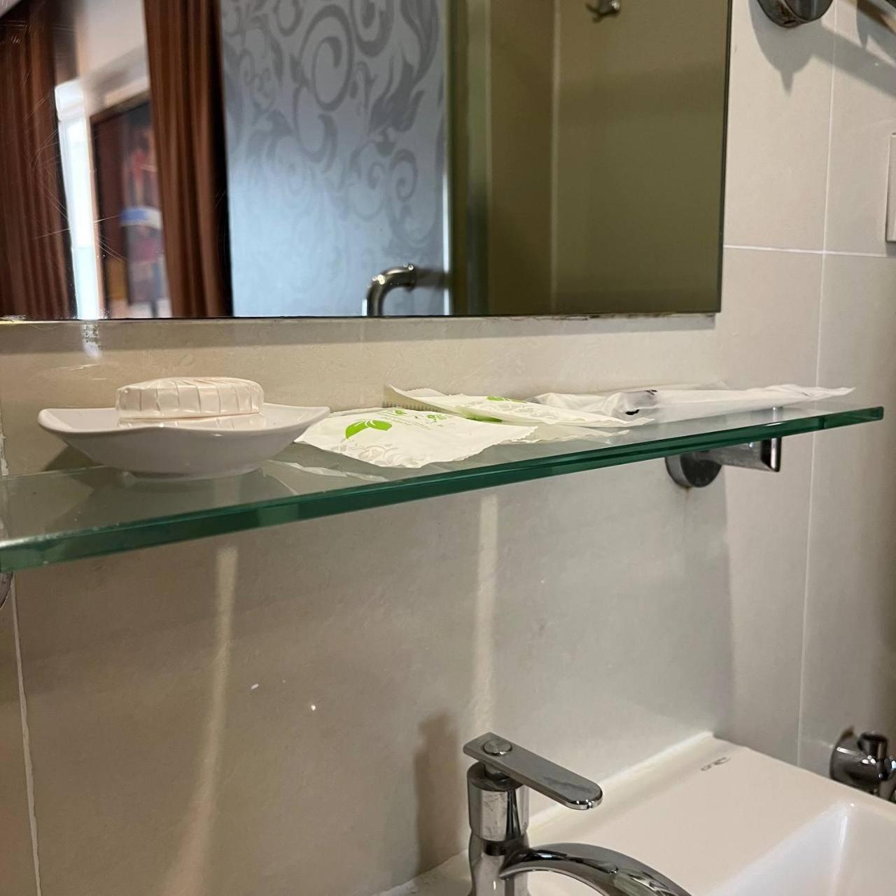 Deluxe Suite with Window No View,1606555408:JPEG